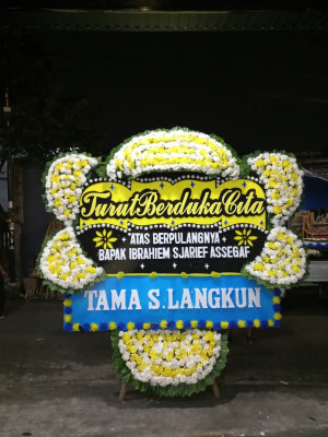 Papan Bunga Duka di Mamboro Barat