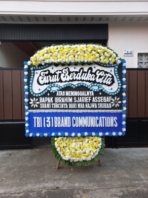 Papan Bunga Duka di Mamboro Barat